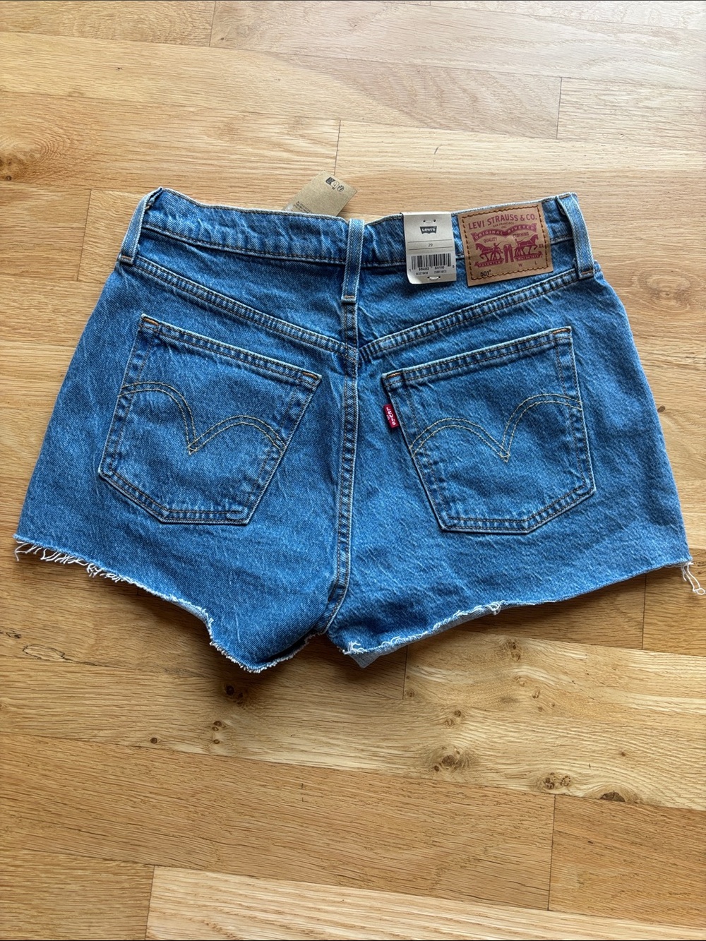 NWT Levi’s 501 Button Fly Denim Shorts/Jean Cutoffs Size 29